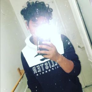 Meet your Posher, Sony